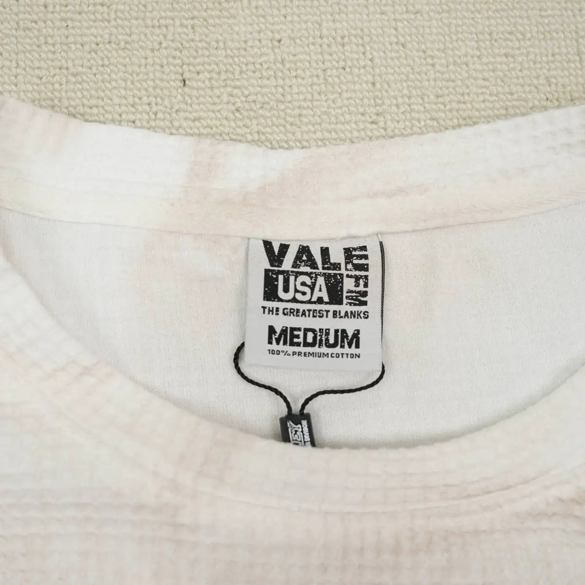 Vale Dreamscape Graphic Long-Sleeve Tee – Cream