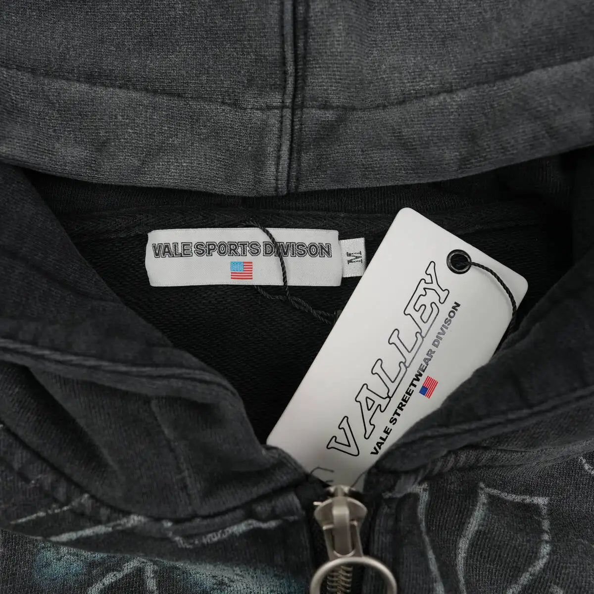 Vale Widow Graphic Zip Hoodie – Black
